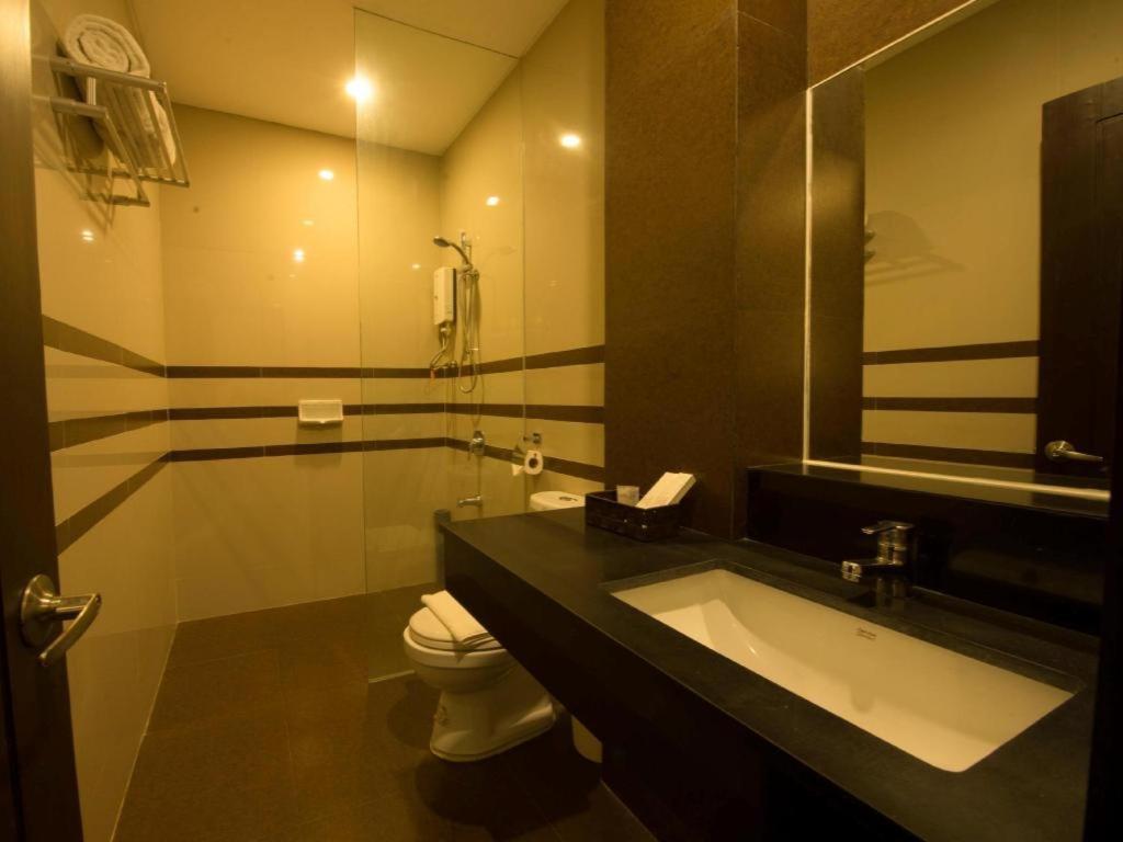 Infinity Suites Davao Екстер'єр фото