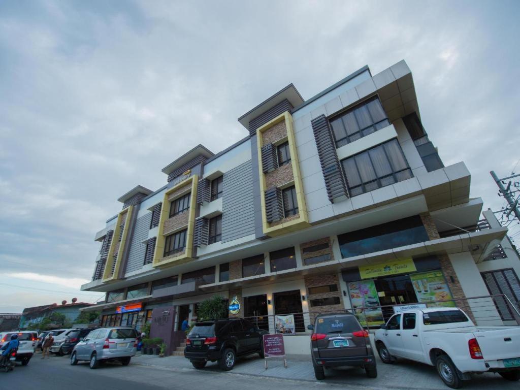Infinity Suites Davao Екстер'єр фото