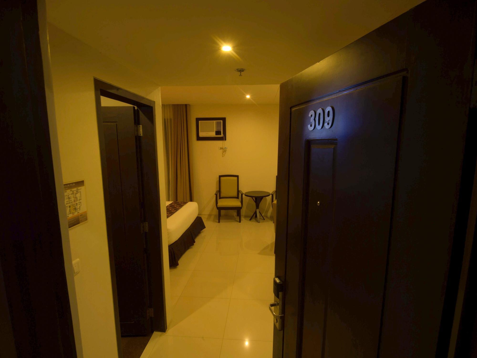 Infinity Suites Davao Екстер'єр фото