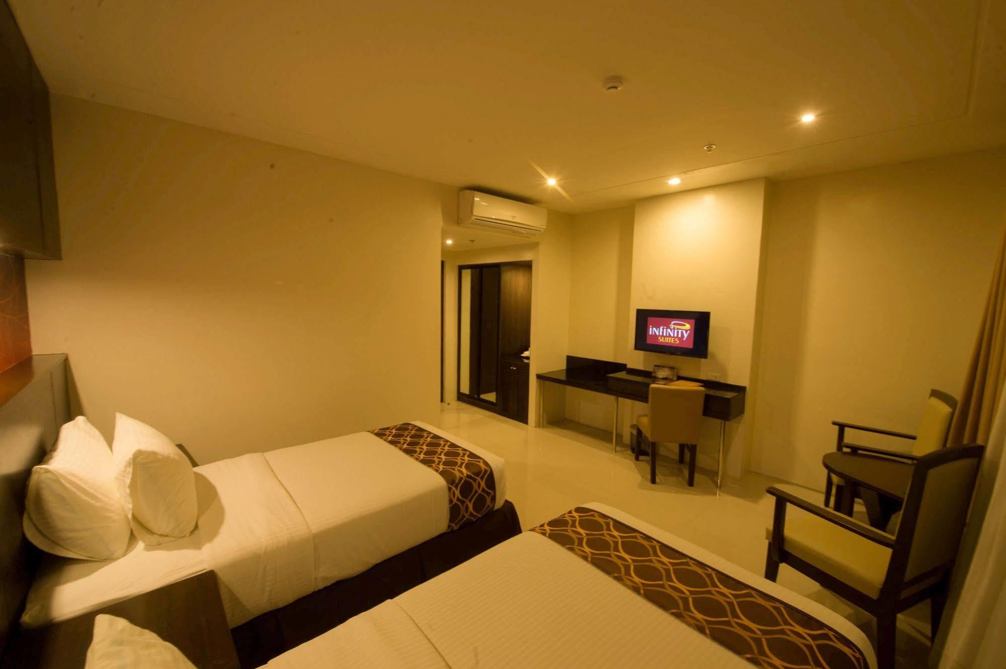 Infinity Suites Davao Екстер'єр фото