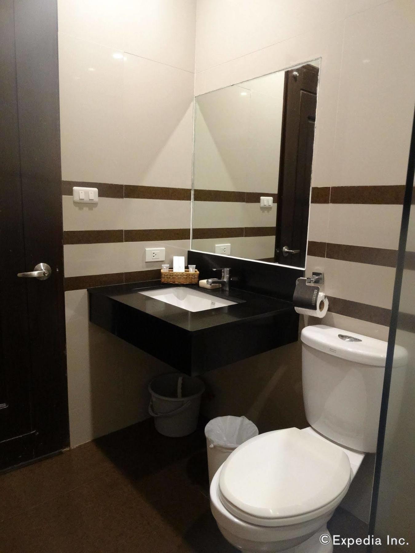 Infinity Suites Davao Екстер'єр фото