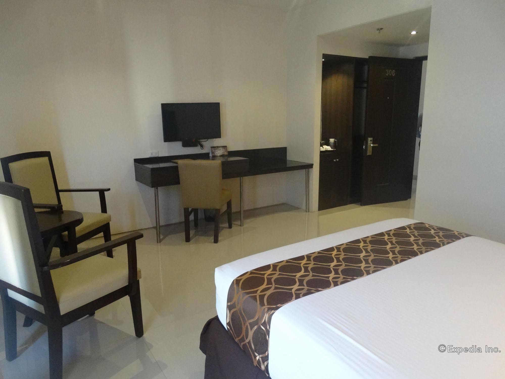 Infinity Suites Davao Екстер'єр фото