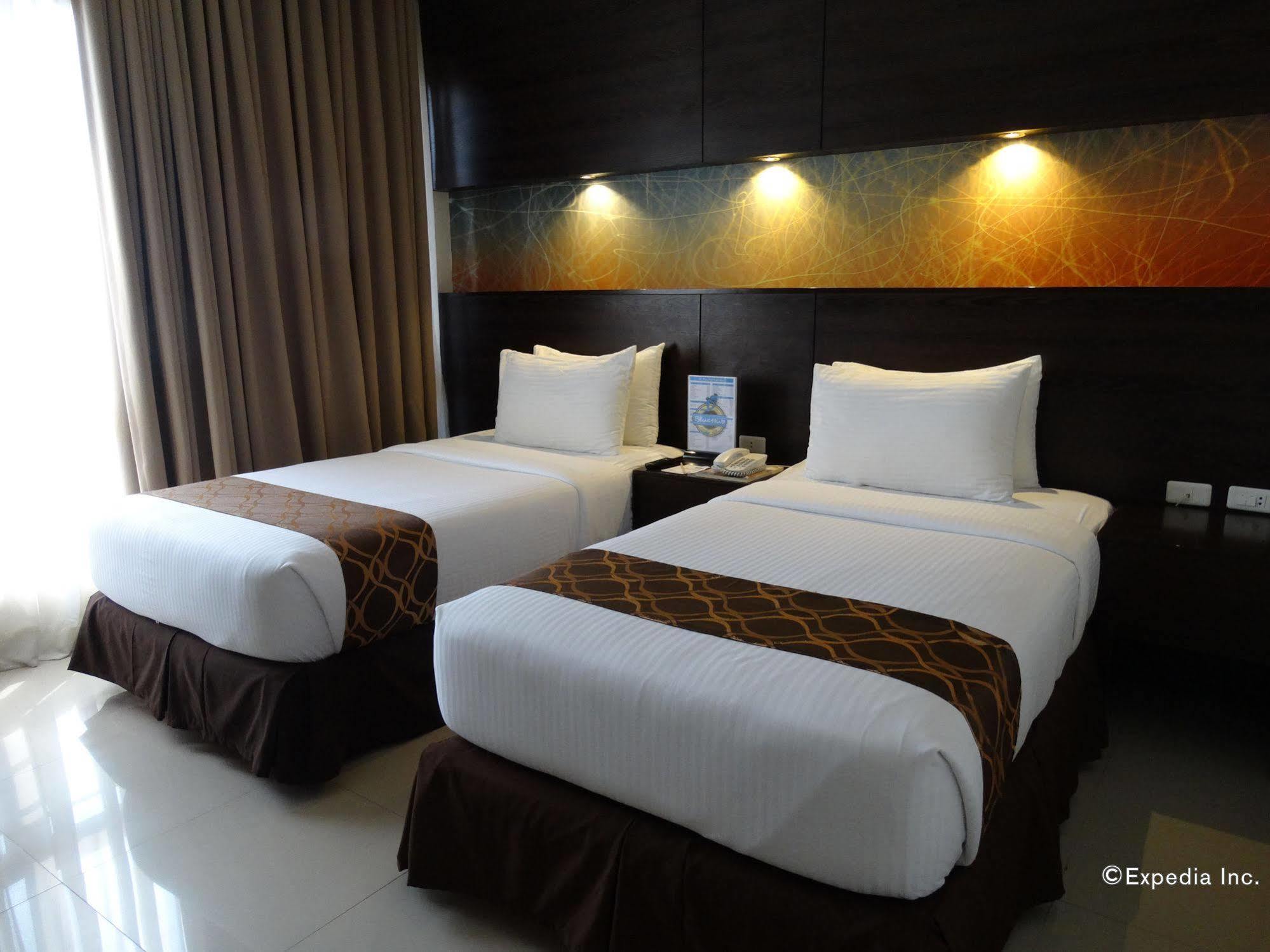 Infinity Suites Davao Екстер'єр фото
