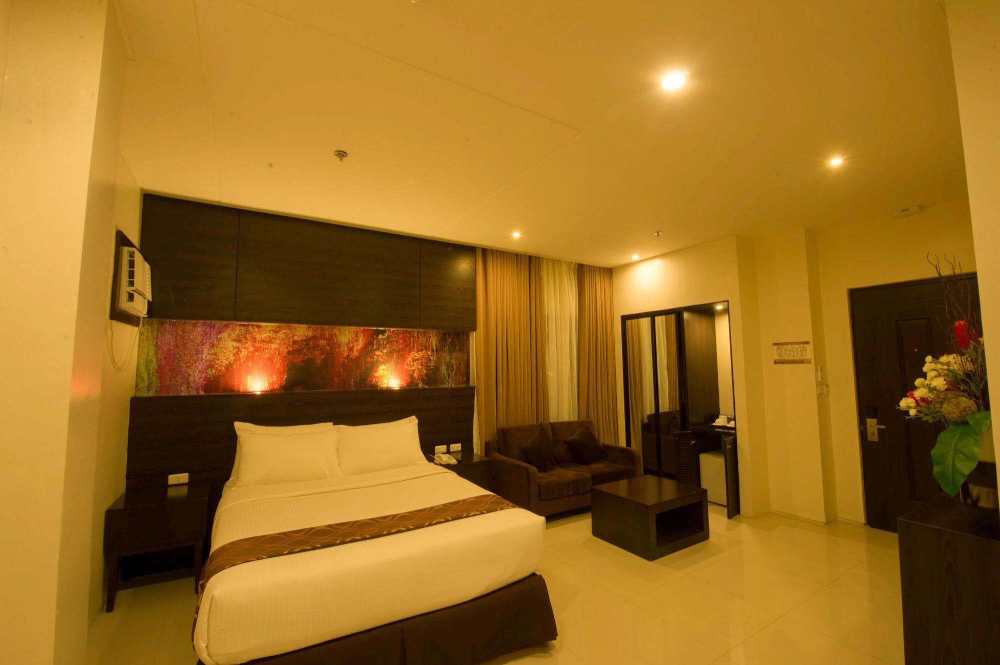 Infinity Suites Davao Екстер'єр фото