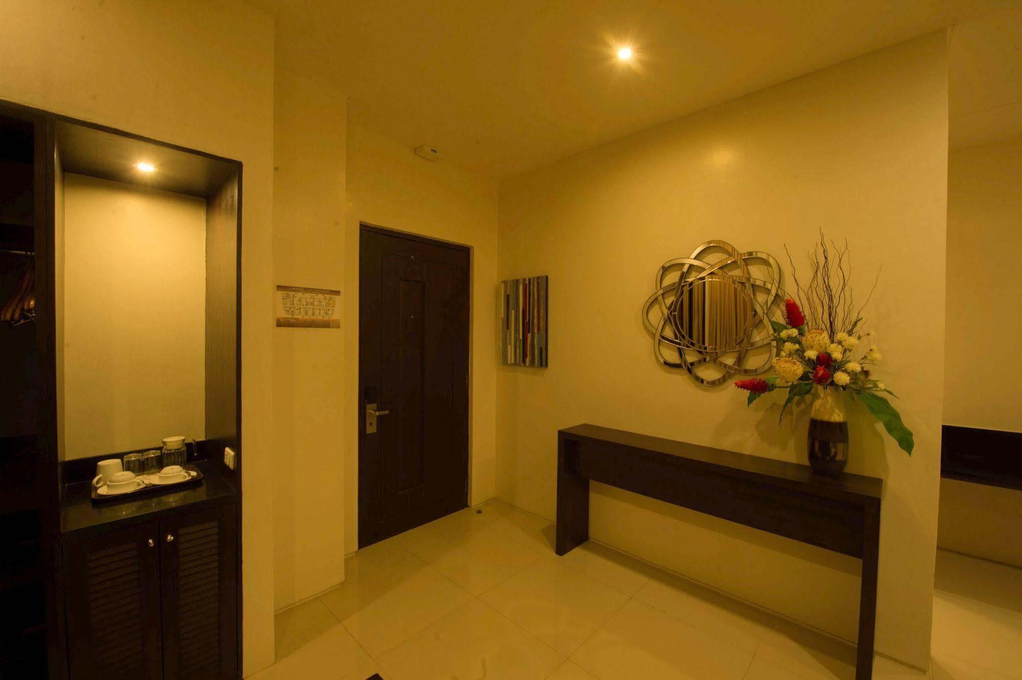 Infinity Suites Davao Екстер'єр фото