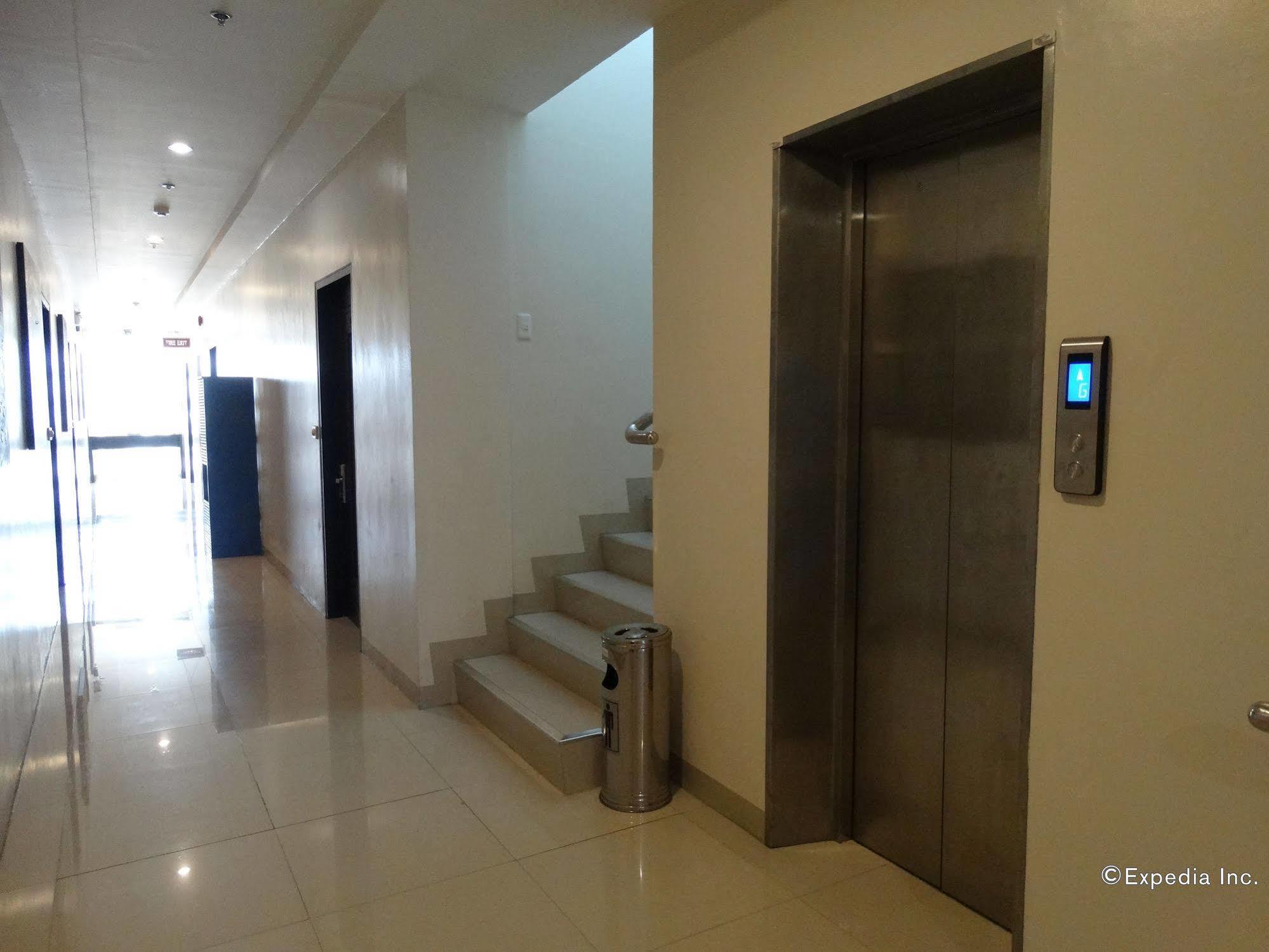 Infinity Suites Davao Екстер'єр фото
