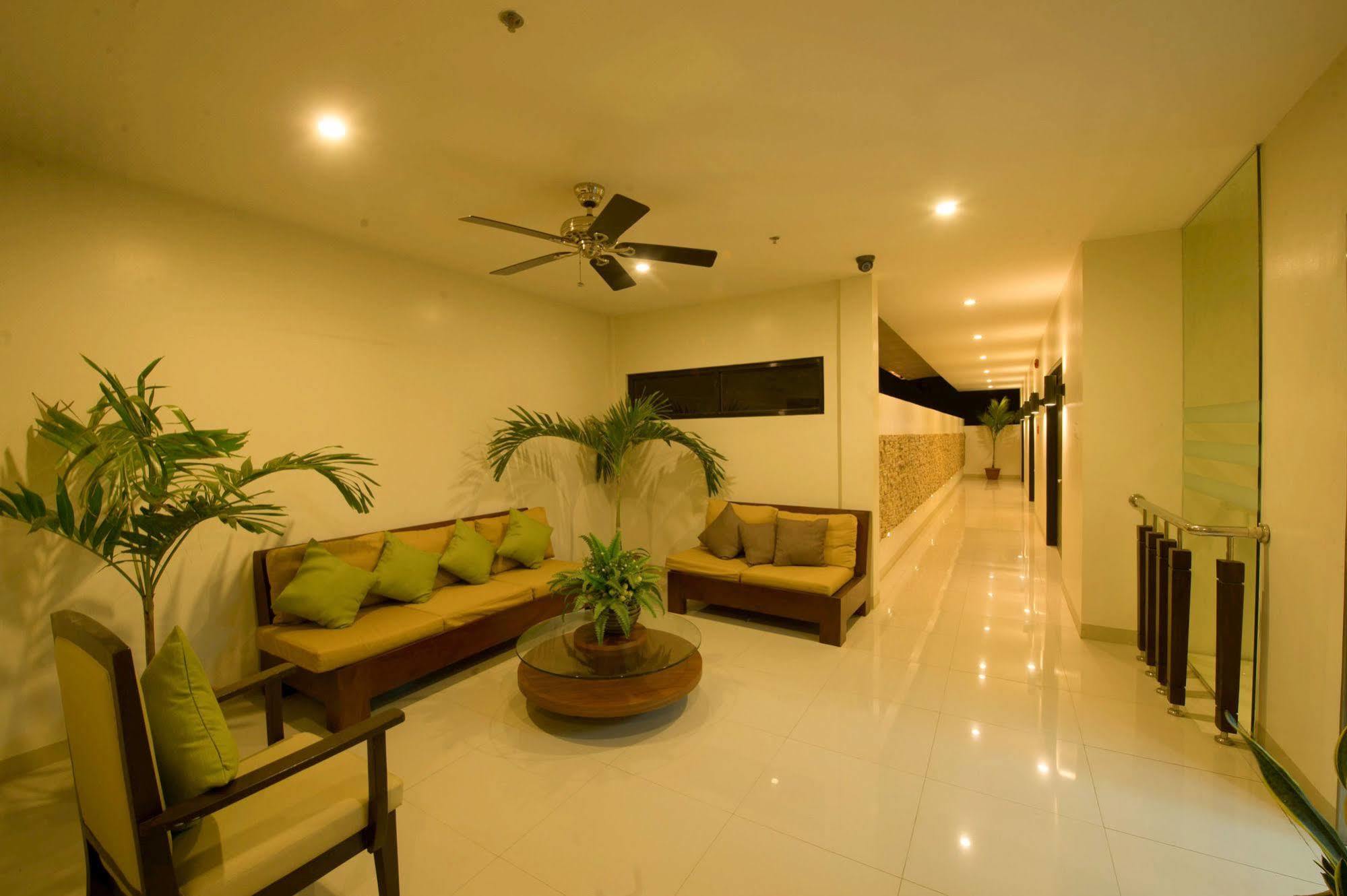 Infinity Suites Davao Екстер'єр фото