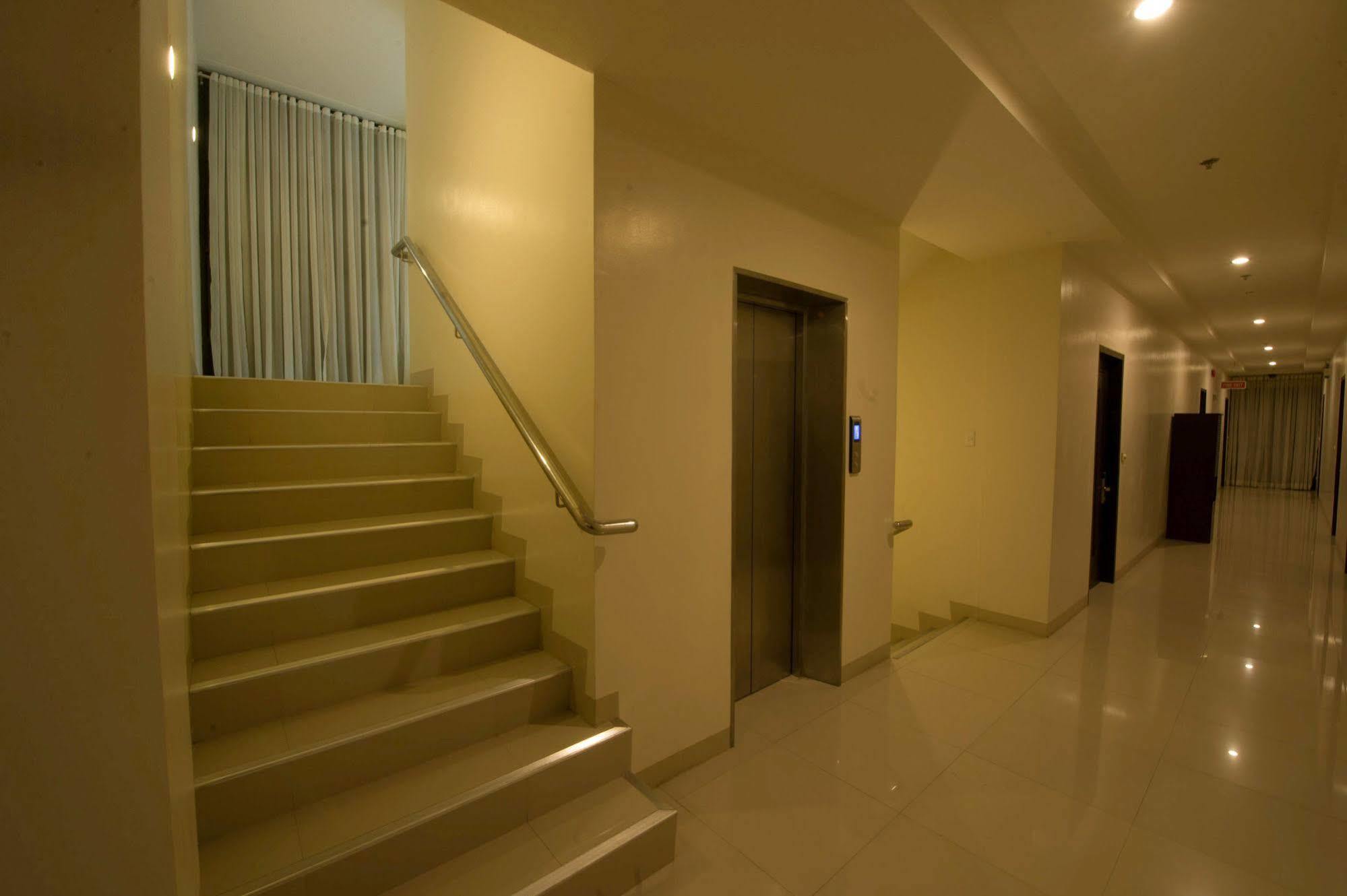 Infinity Suites Davao Екстер'єр фото