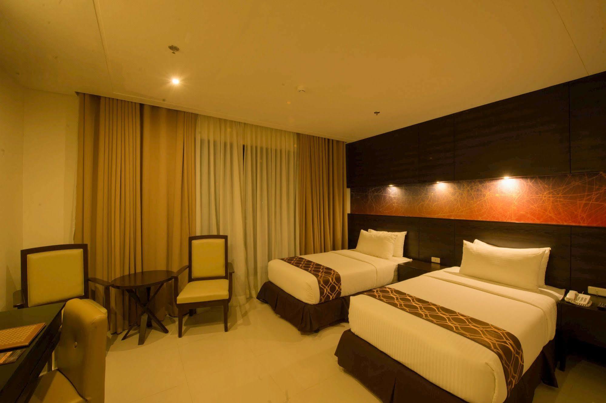 Infinity Suites Davao Екстер'єр фото
